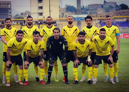 فجرسپاسی 2- نفت مسجدسلیمان، پیروز قربانی به آرش برهانی رحم نکرد!فجرسپاسی شیراز با نتیجه دو بر صفر نفت مسجدسلیمان را شکست داد و صدرنشینی خود را تثبیت کرد.پیروز قربانی به آرش برهانی رحم نکرد!