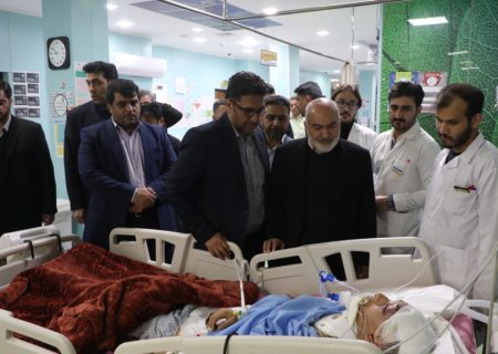 سید محمدرضا موالی‌زاده، استاندار خوزستان، شامگاه یکشنبه ۱۴ بهمن ماه، از آرمان امیدی، خواننده جوان خوزستانی، در بیمارستان گلستان اهواز عیادت کرد. این دیدار در پی سانحه رانندگی صورت گرفت که منجر به مصدومیت این هنرمند جوان شد