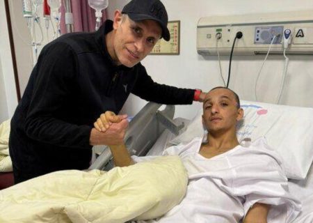 عیادت یحیی گل محمدی از آرمان امیدی پس از حادثه دلخراش رانندگی