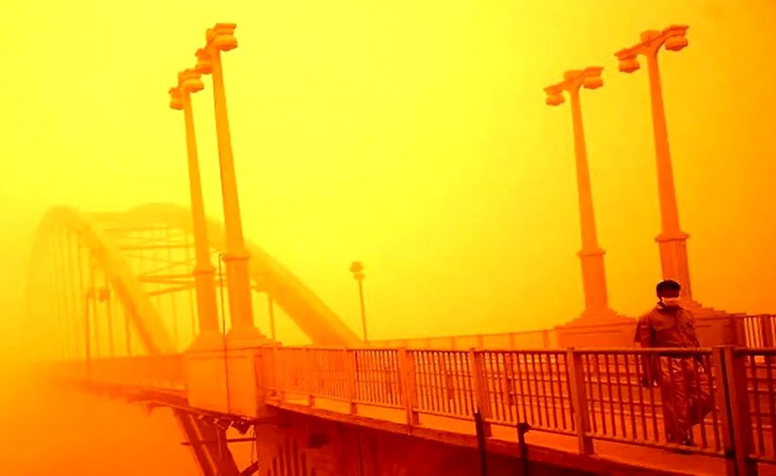 تعطیلی مراکز آموزشی و دورکاری ادارات خوزستان در پی هجوم گردوخاک شدید  