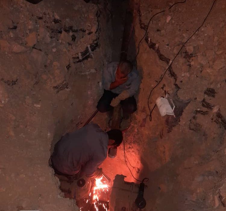 ساعت عملیات سنگین برای تعمیر و بهسازی خط ۶ اینچ فلزی آب شیخ مندنی به پالایشگاه گاز