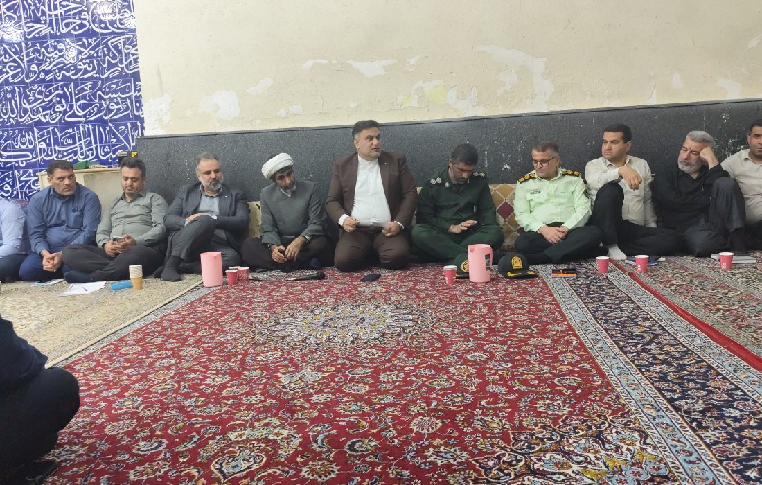 بی واسطه در ریل وی میزبان شنیدن : پیمان جهانگیری فرماندار مسجدسلیمان پا به پای مردم در مساجد محلات