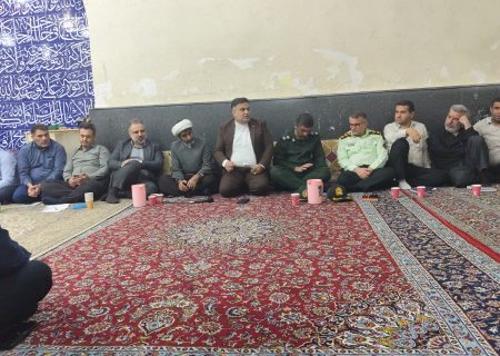 بی واسطه در ریل وی میزبان شنیدن : پیمان جهانگیری فرماندار مسجدسلیمان پا به پای مردم در مساجد محلات