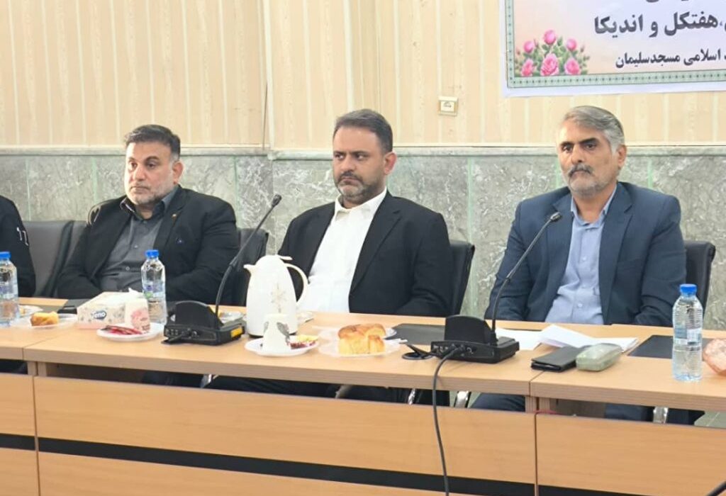 نشست تبیین راهکارهای توسعه دانشگاههای آزاد و پیام نور در چهارشهرستان