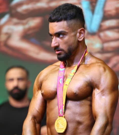 ورزشکار نوجوان مسجدسلیمانی در مسابقات بادیبیلدینگ خوزستان درخشید و دو نشان ارزشمند به گردن آویخت