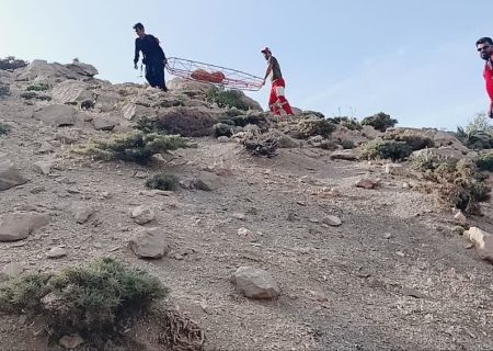 سقوط سه نفر از ارتفاعات قله «کینو» در مرز اندیکا و چهارمحال و بختیاری / نجات ۲ مصدوم توسط هلال‌احمر